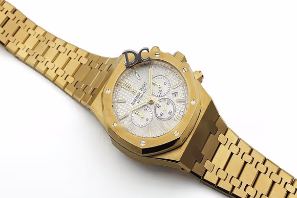 Audemars Piguet Royal Oak Self-Winding Chronograph White Dial in Yellow Gold-fasswatch