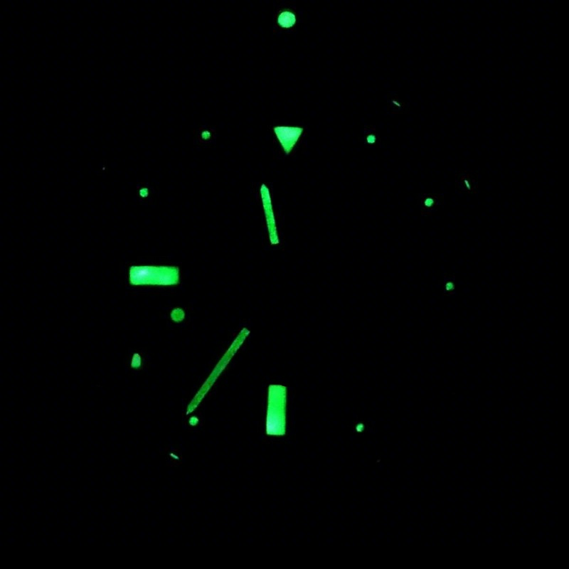 Breitling Avenger Seawolf Code Yellow in Steel-fasswatch