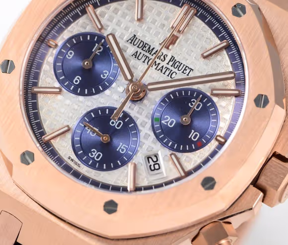 Audemars Piguet Royal Oak Self-Winding Chronograph White/Blue Dial in Rose Gold on Rubber Strap-fasswatch