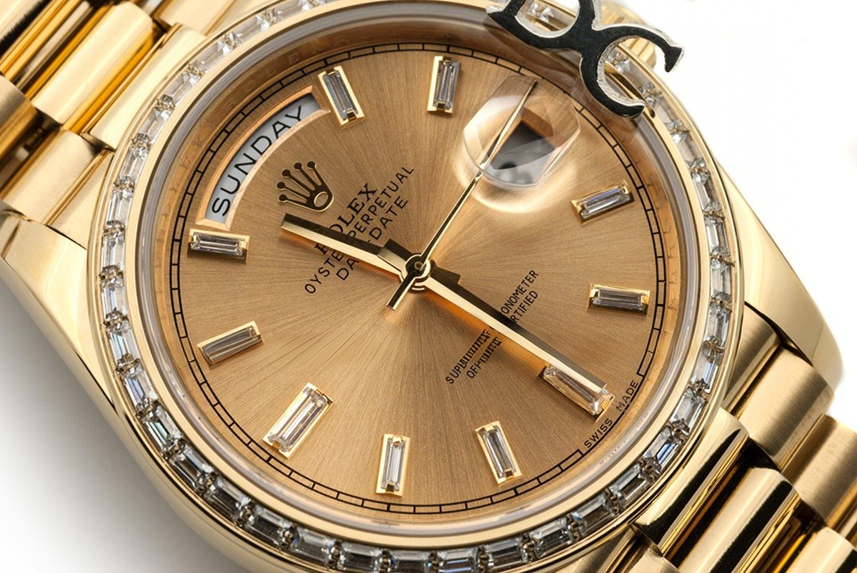 Rolex Day-Date 40 Yellow Gold Diamond Bezel 228348 Champagne Dial-fasswatch