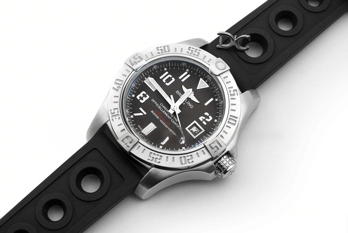 Breitling Avenger II Seawolf Black Dial in Steel-fasswatch