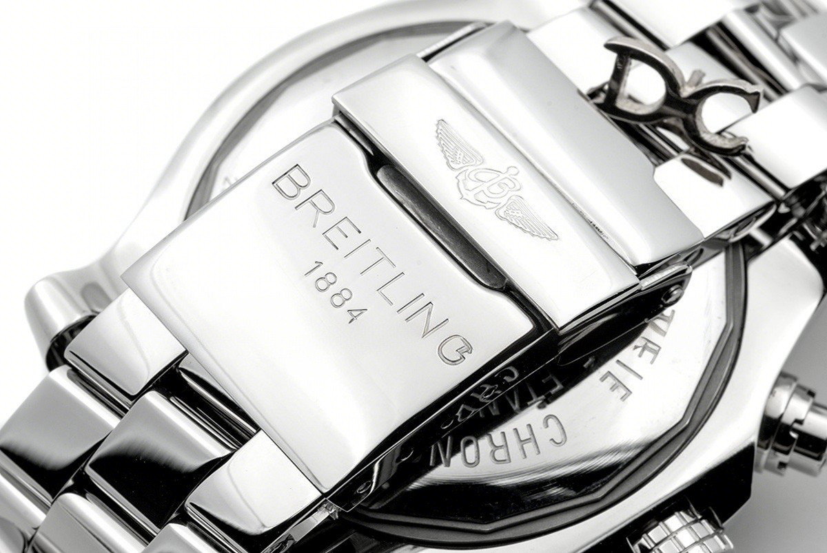 Breitling Avenger Skyland Grey Dial in Steel-fasswatch