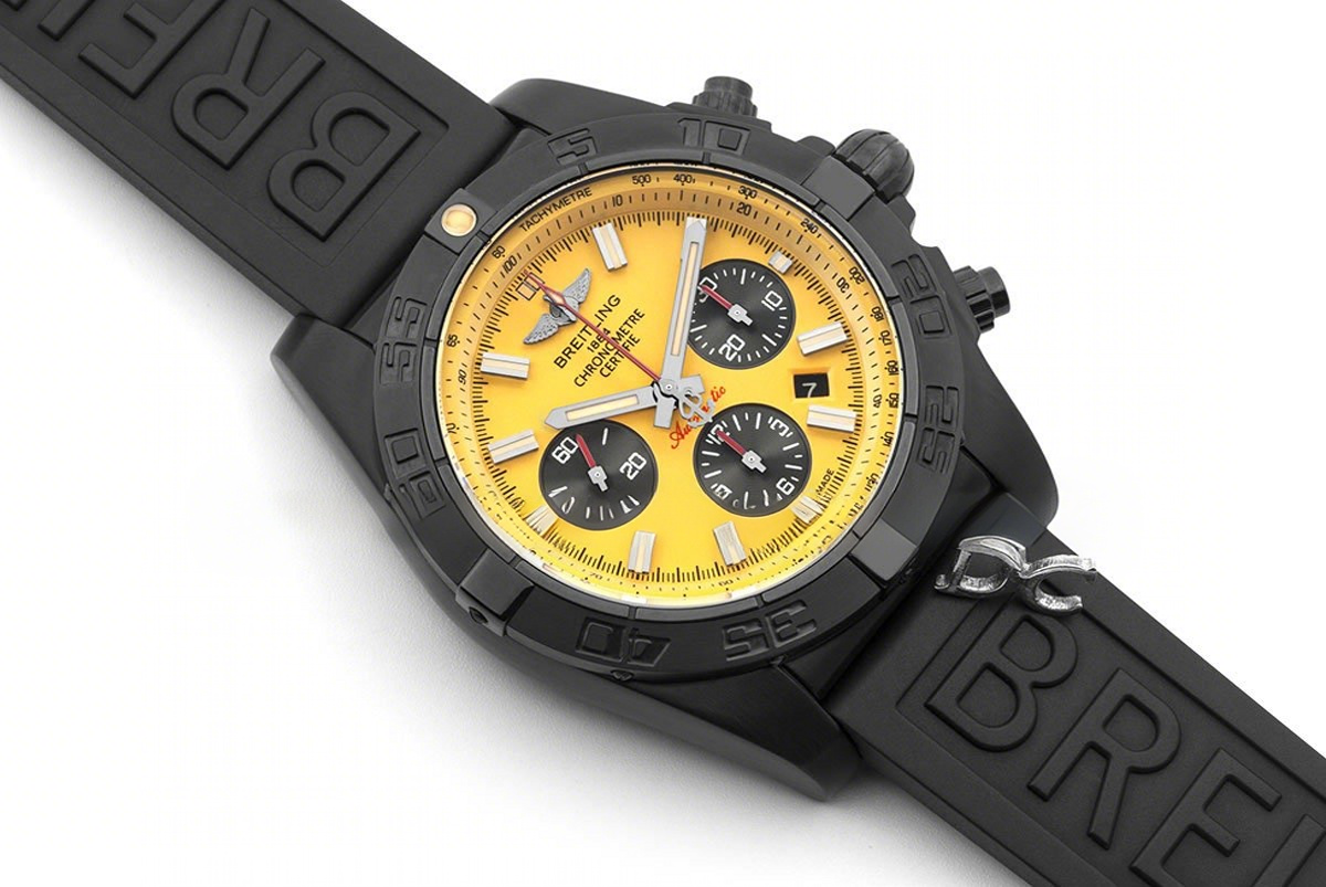Breitling Chronomat 44 Blacksteel Chronograph Yellow Dial in PVD-fasswatch