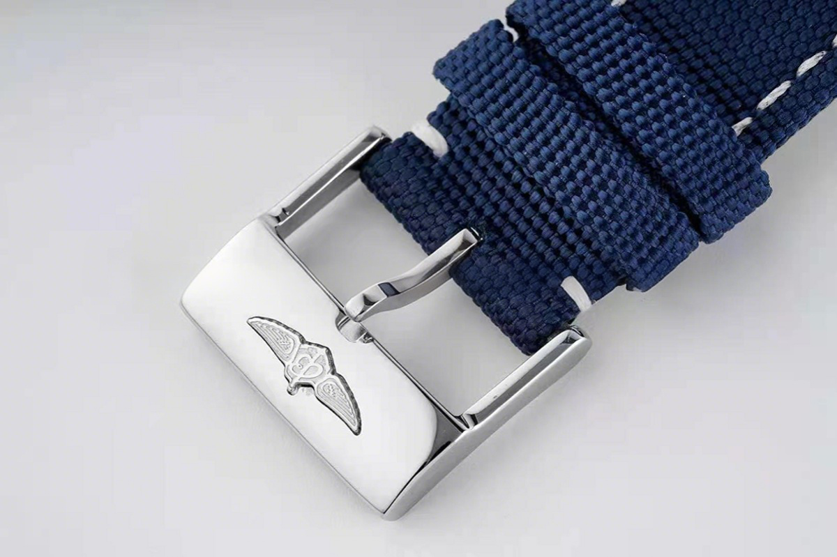 Breitling Avenger Automatic GMT 43 Blue Dial-fasswatch