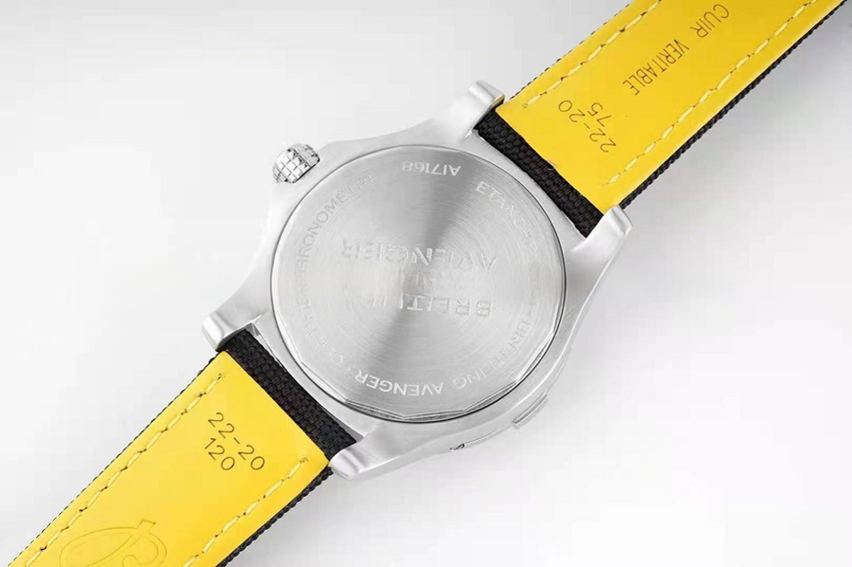 Breitling Avenger Automatic GMT 43 Black Dial-fasswatch