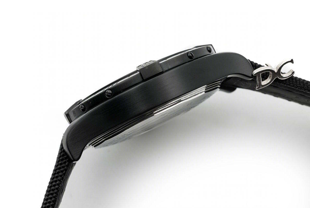 Breitling Avenger II GMT Black Dial in PVD-fasswatch