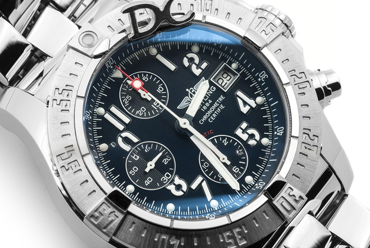 Breitling Avenger Skyland Blue Dial in Steel-fasswatch