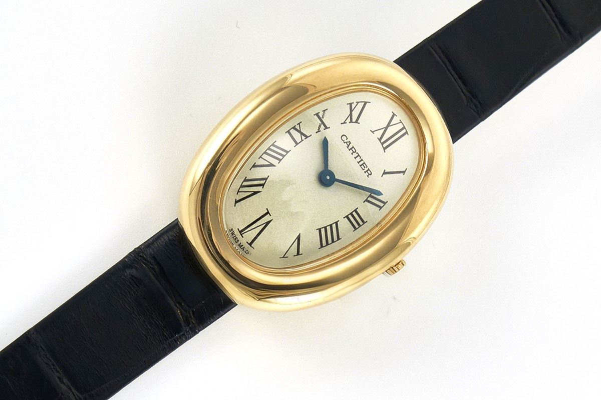 Cartier Baignoire Watch Mini Silver Dial in Yellow Gold on Black Leather Strap-fasswatch