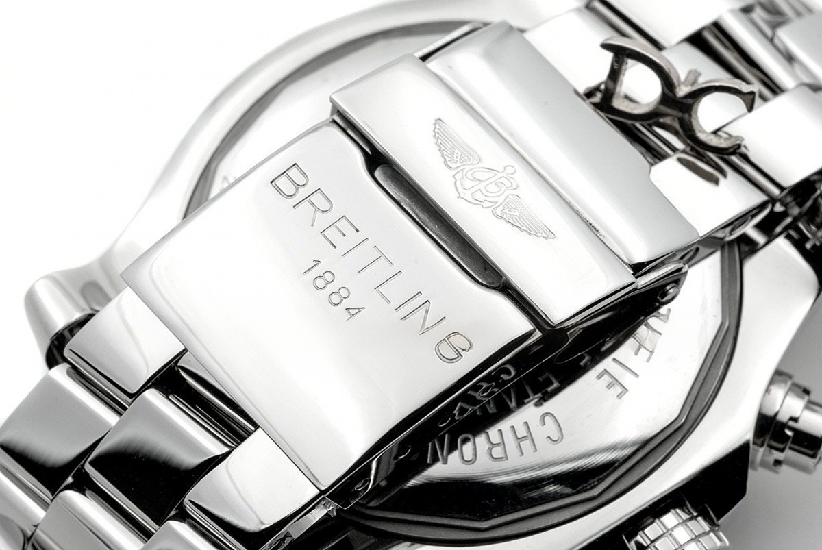 Breitling Avenger Skyland Blue Dial in Steel-fasswatch
