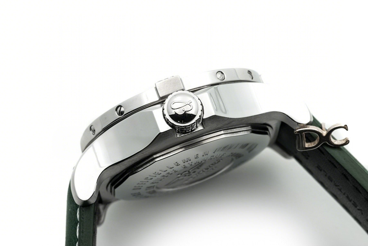 Breitling Avenger II Seawolf Yellow Dial in Steel on Leather Strap-fasswatch