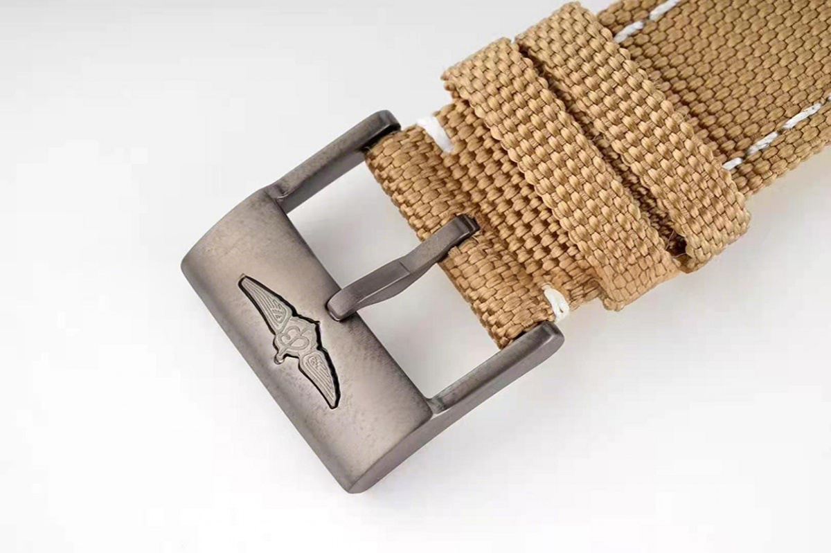 Breitling Avenger Automatic GMT 45 Seawolf Night Mission-fasswatch