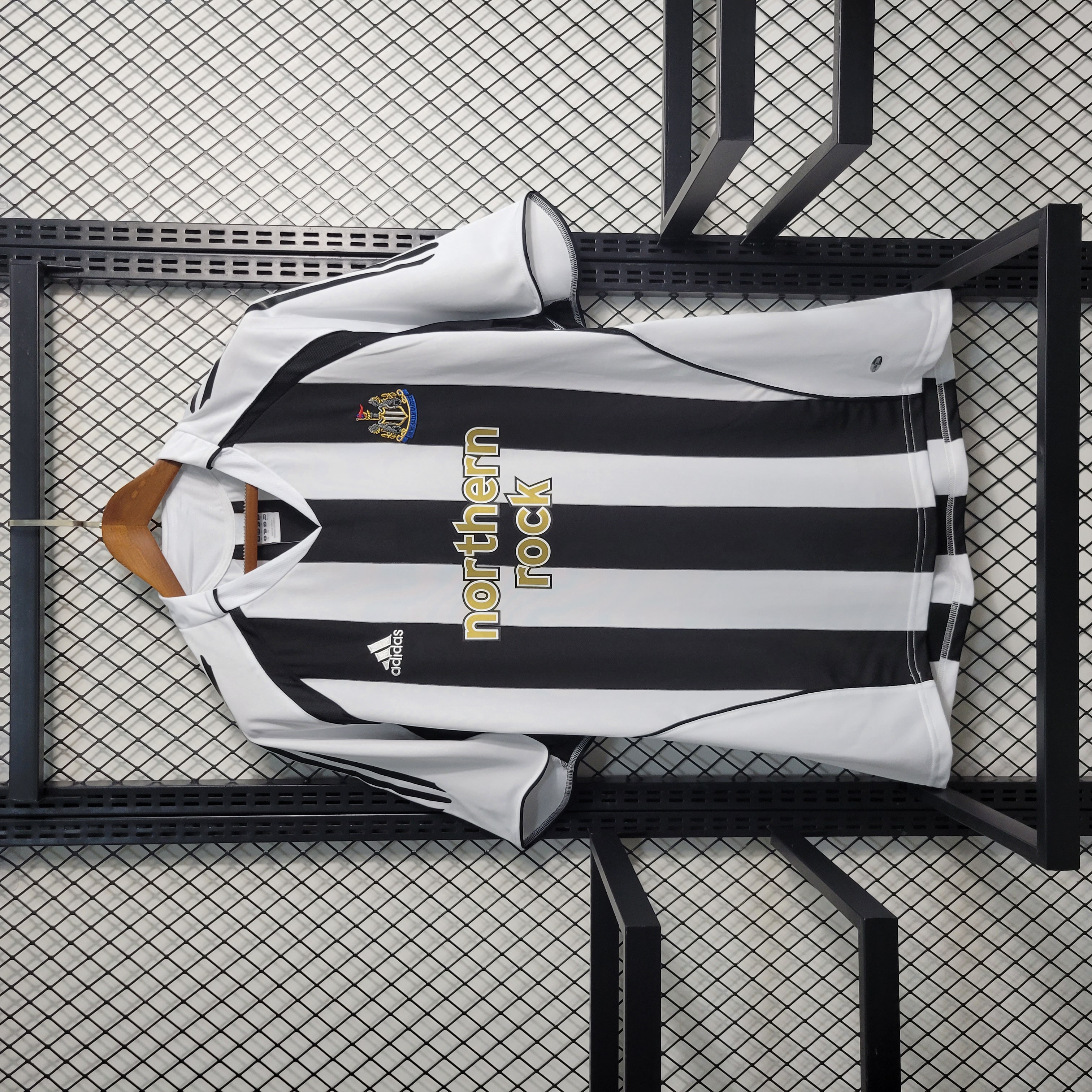 JerseysGala.com | Retro Newcastle United 04-06 Home Stadium Jersey -Customize Name, Number and Patch | Worldwide Shipping