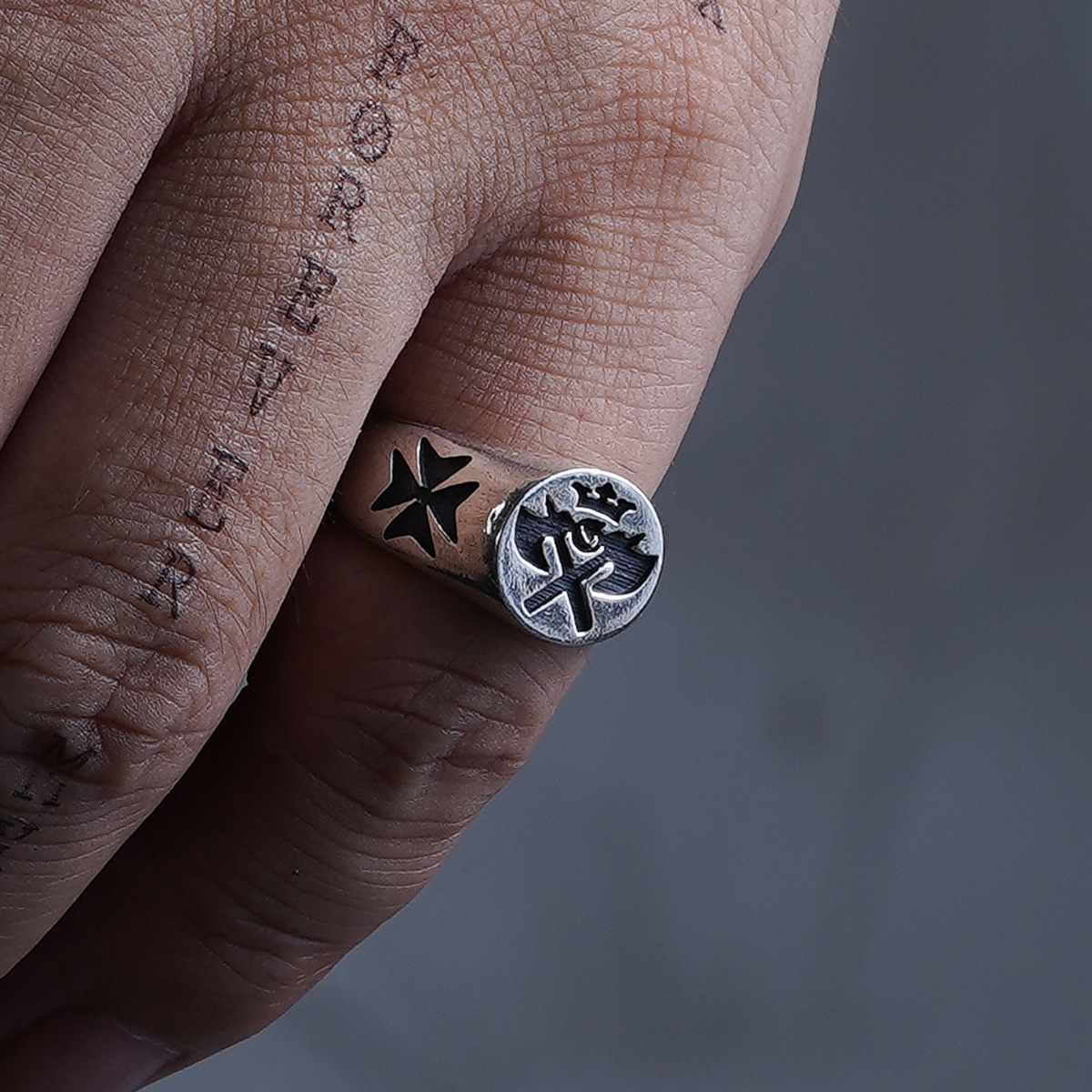Chrome Hearts Cross Ring - Gothic 925 Sterling Silver Jewelry | David Studio