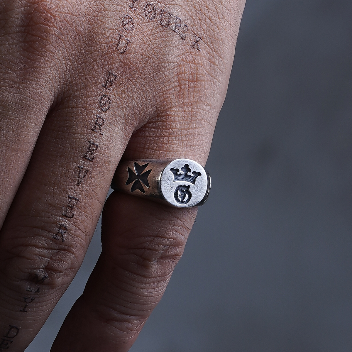 Chrome Hearts Cross Ring - Gothic 925 Sterling Silver Jewelry | David Studio