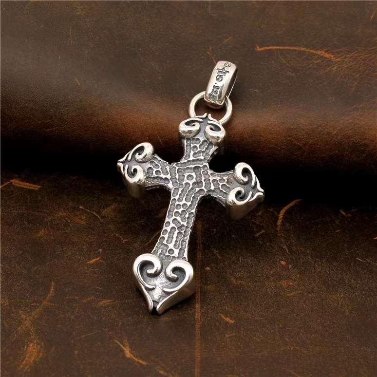 Chrome Hearts Cross Ring - Gothic 925 Sterling Silver Jewelry | David Studio