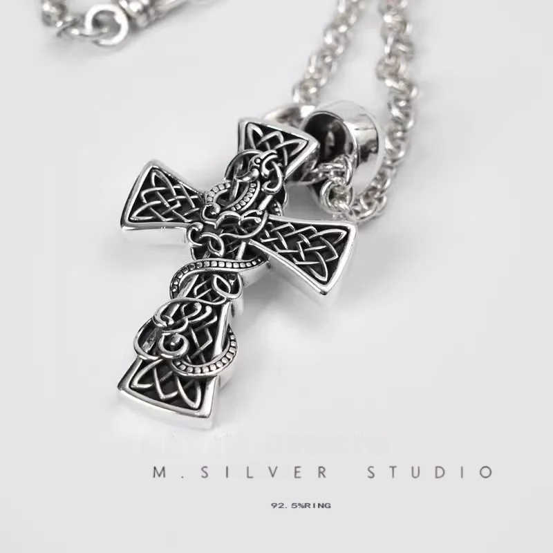 Chrome Hearts Cross Ring - Gothic 925 Sterling Silver Jewelry | David Studio