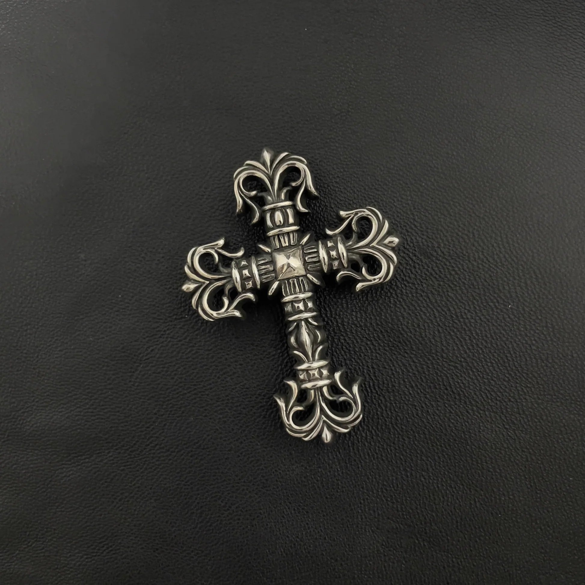 Chrome Hearts Cross Ring - Gothic 925 Sterling Silver Jewelry | David Studio