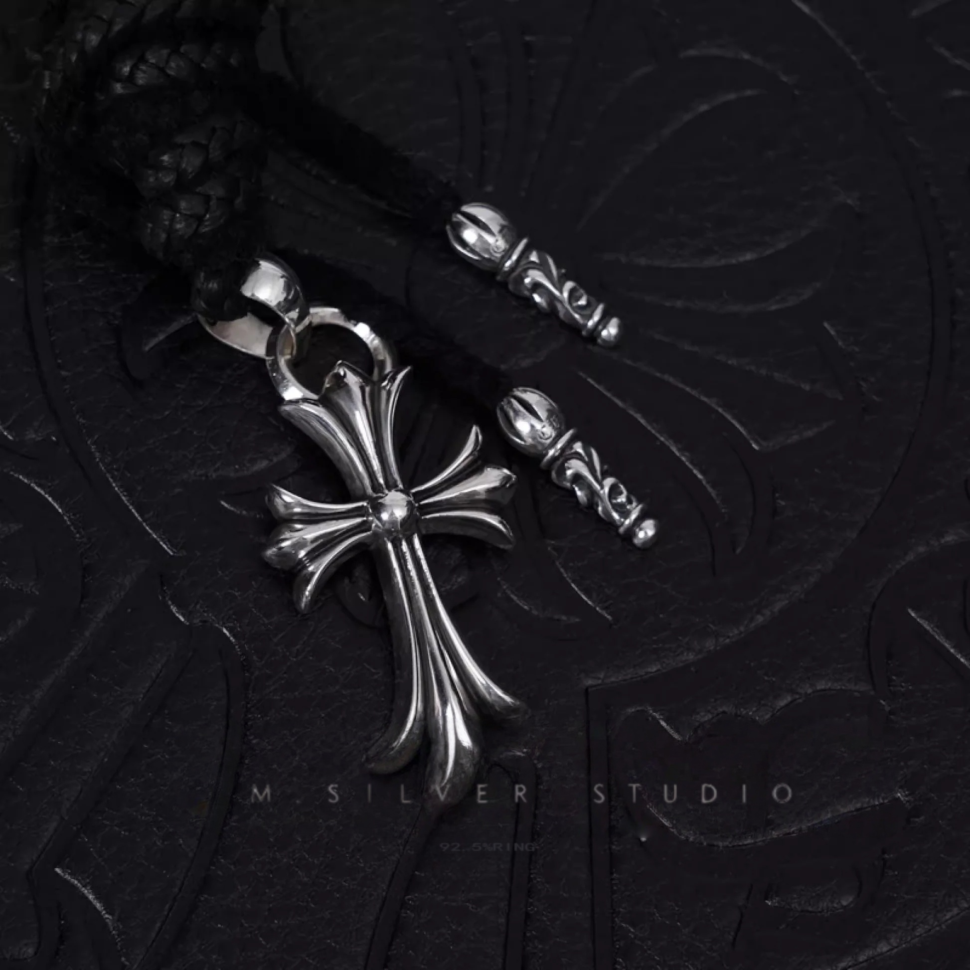 Chrome Hearts Cross Ring - Gothic 925 Sterling Silver Jewelry | David Studio