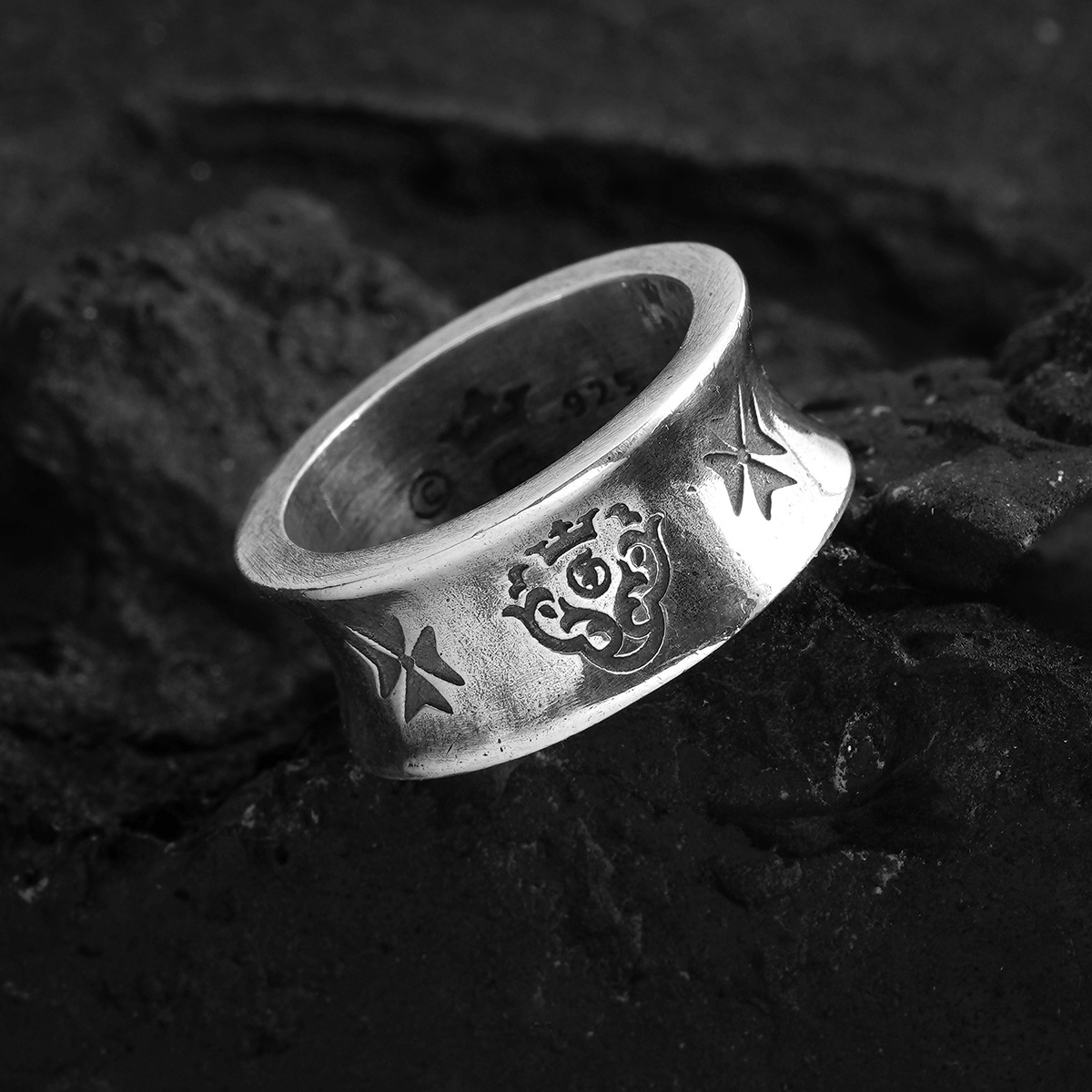 Chrome Hearts Cross Ring - Gothic 925 Sterling Silver Jewelry | David Studio