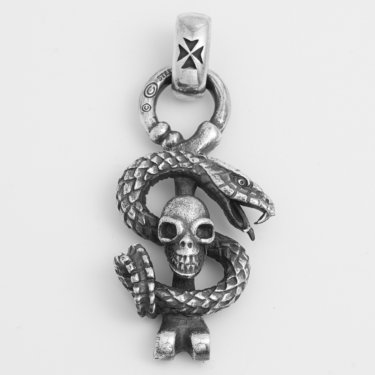 Chrome Hearts Cross Ring - Gothic 925 Sterling Silver Jewelry | David Studio