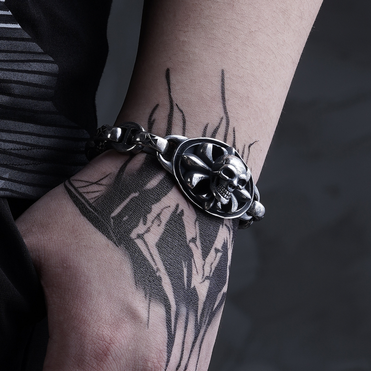 Chrome Hearts Cross Ring - Gothic 925 Sterling Silver Jewelry | David Studio