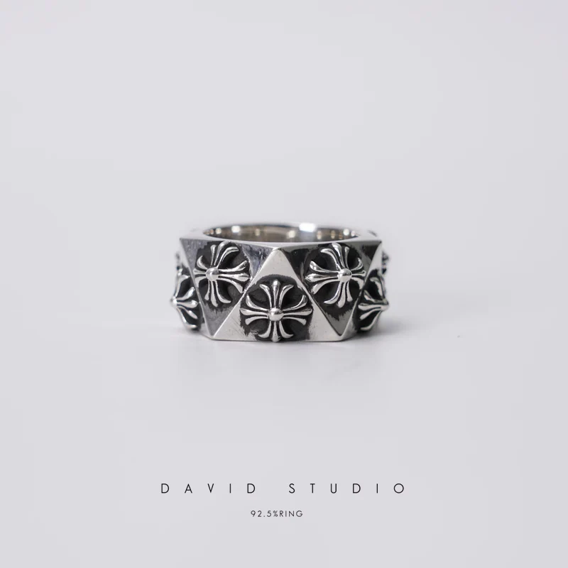 CH PLUS PENTAGON RING