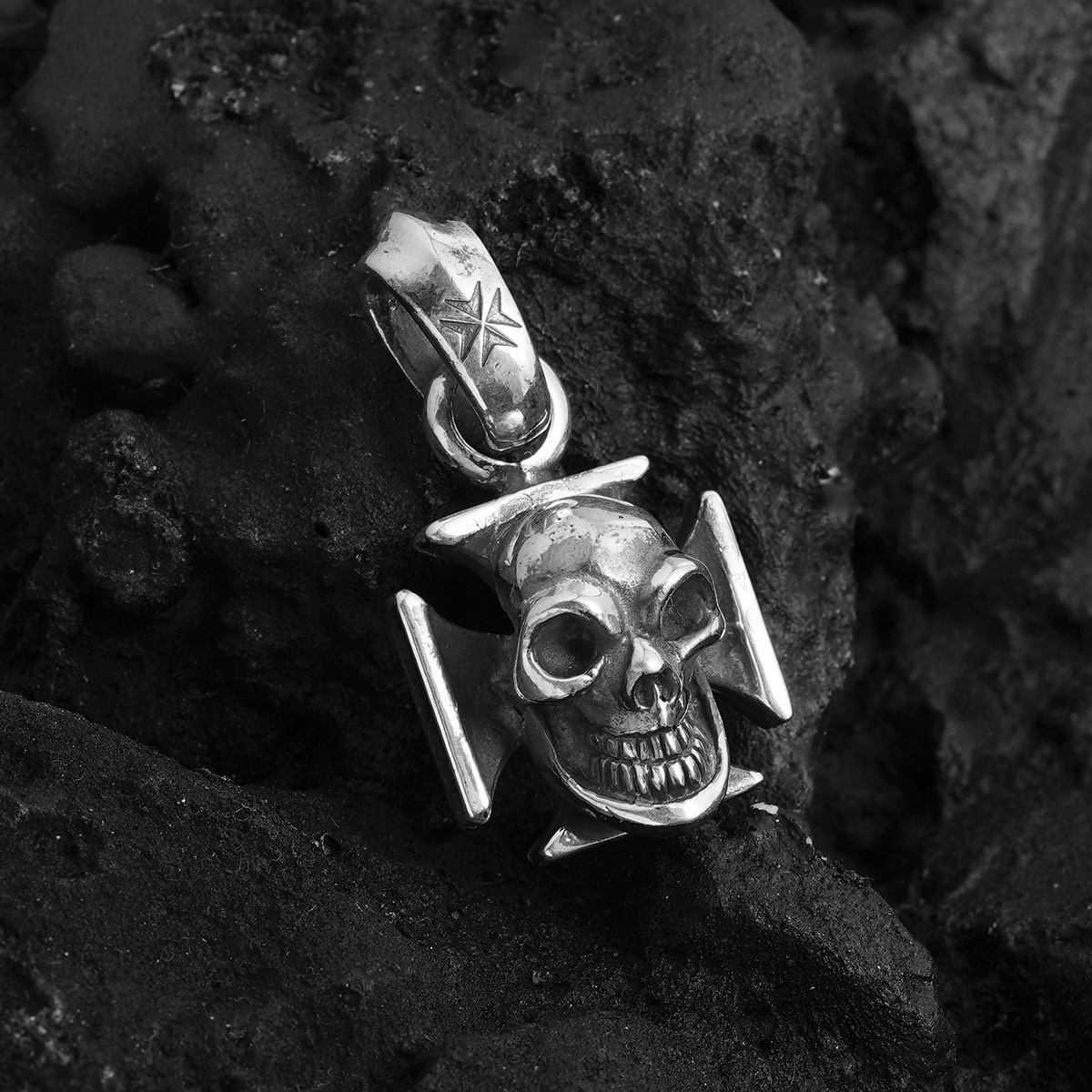 Chrome Hearts Cross Ring - Gothic 925 Sterling Silver Jewelry | David Studio