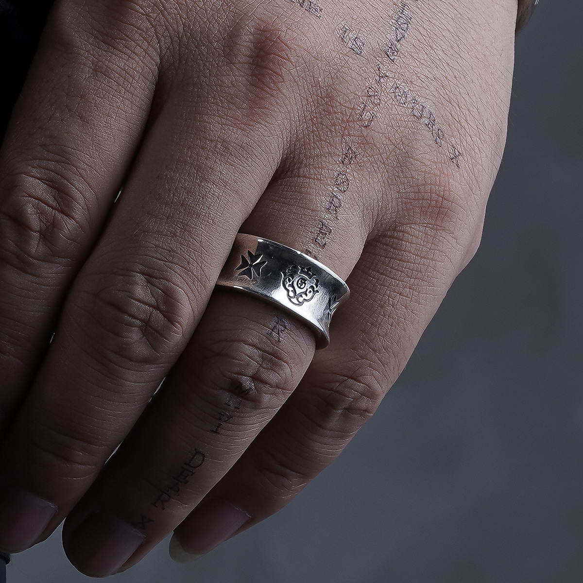 Chrome Hearts Cross Ring - Gothic 925 Sterling Silver Jewelry | David Studio