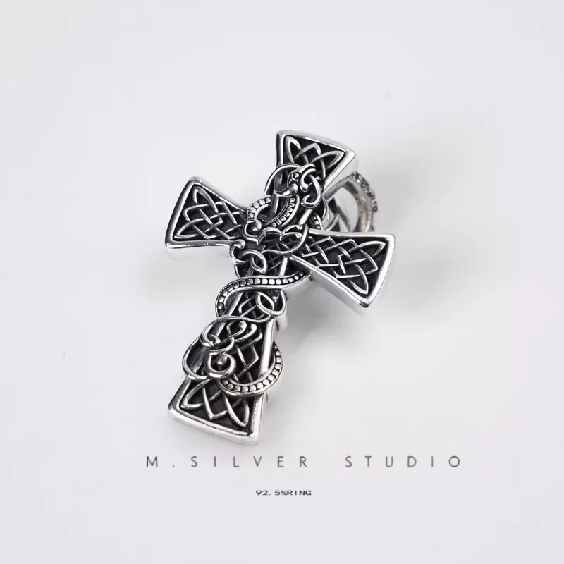 Chrome Hearts Cross Ring - Gothic 925 Sterling Silver Jewelry | David Studio