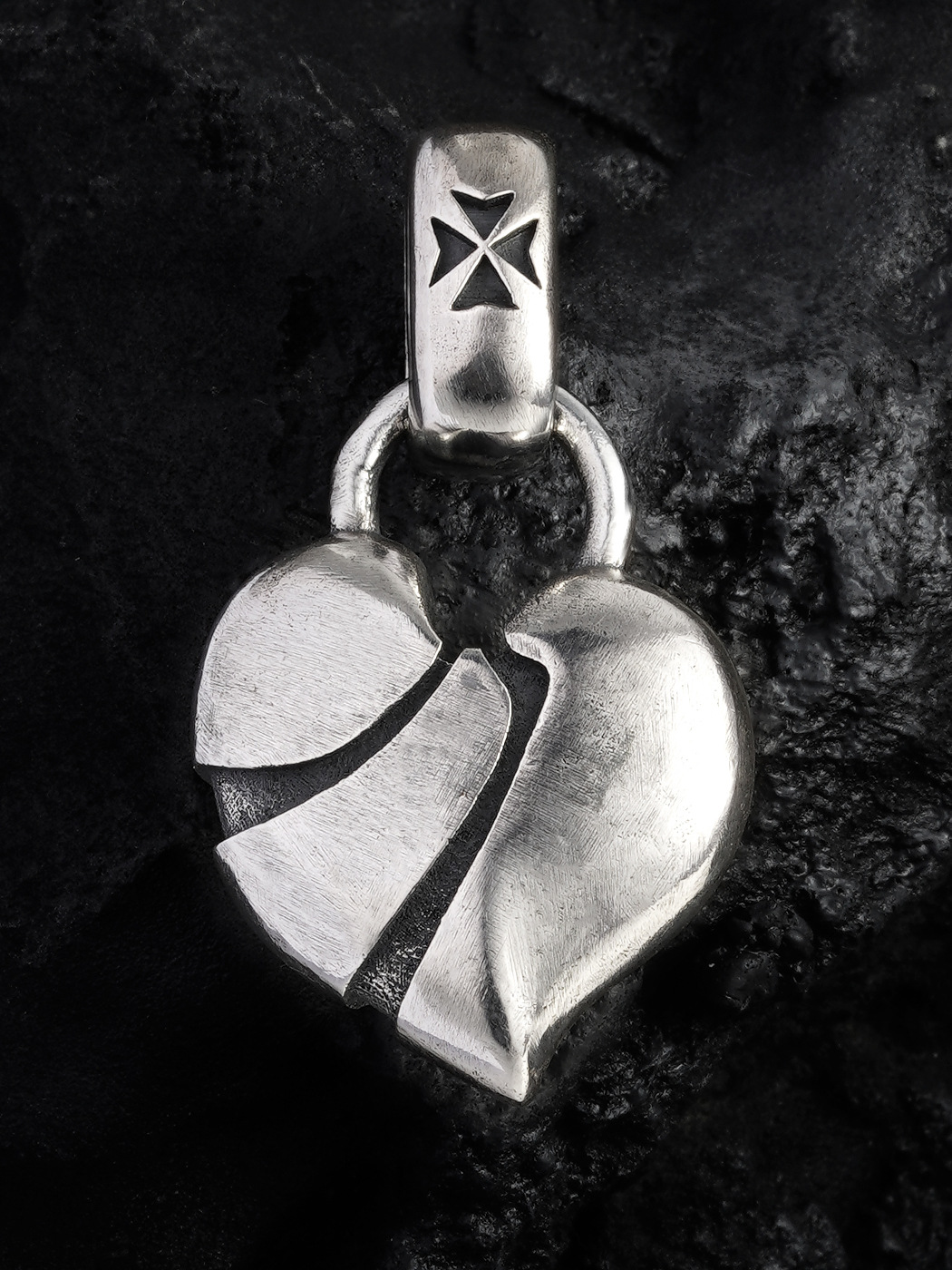 Chrome Hearts Cross Ring - Gothic 925 Sterling Silver Jewelry | David Studio