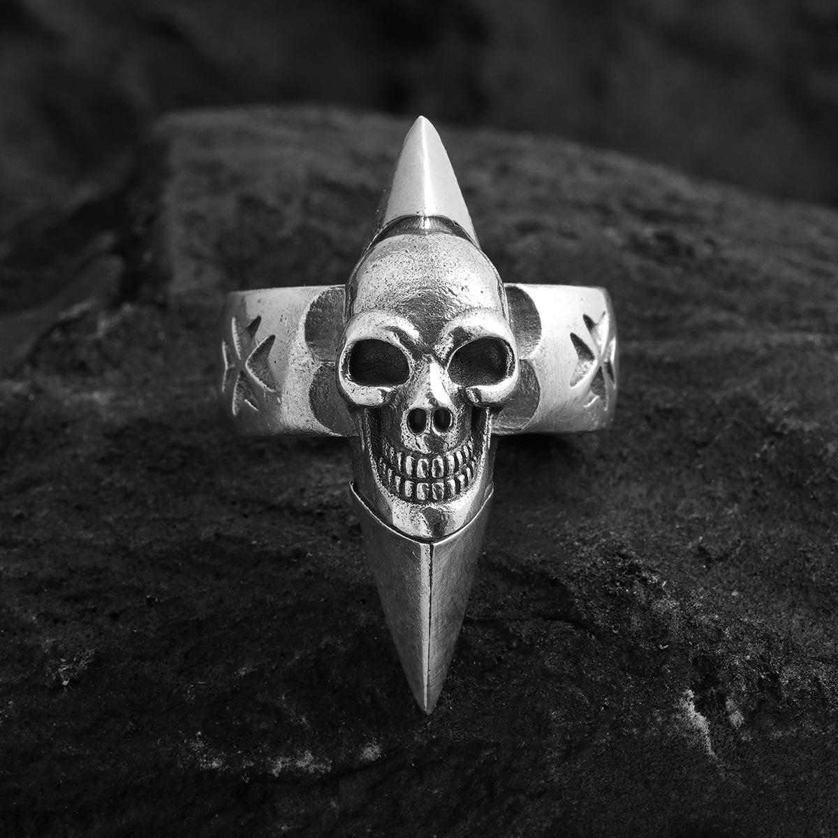Chrome Hearts Cross Ring - Gothic 925 Sterling Silver Jewelry | David Studio
