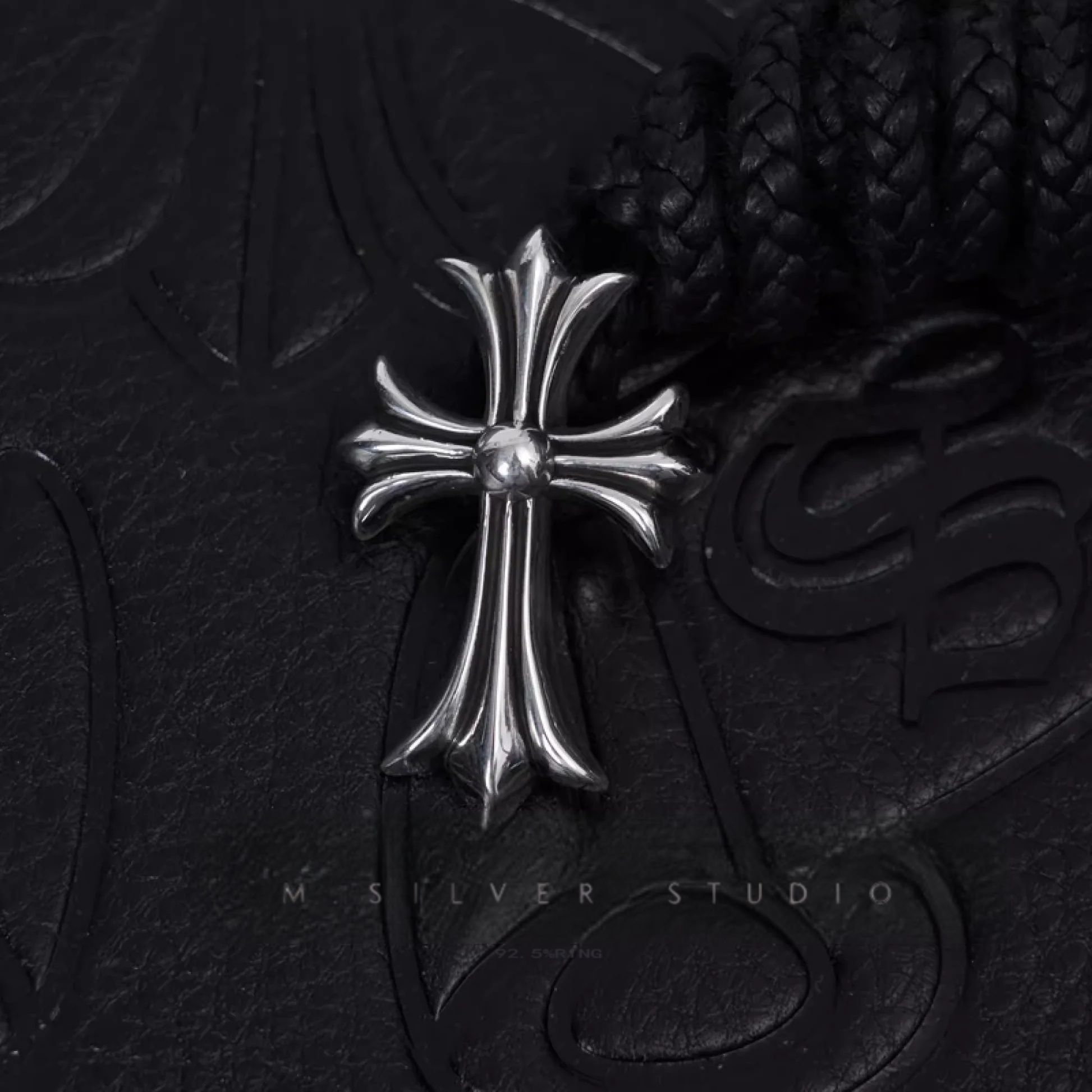 Chrome Hearts Cross Ring - Gothic 925 Sterling Silver Jewelry | David Studio