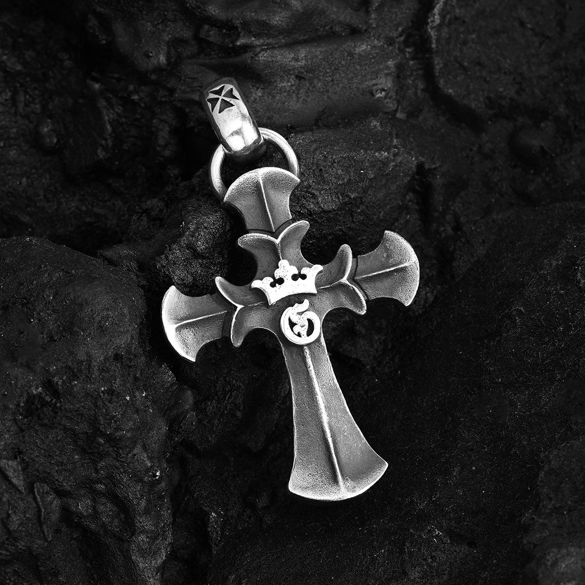 Chrome Hearts Cross Ring - Gothic 925 Sterling Silver Jewelry | David Studio
