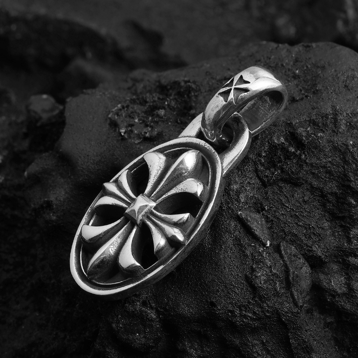 Chrome Hearts Cross Ring - Gothic 925 Sterling Silver Jewelry | David Studio