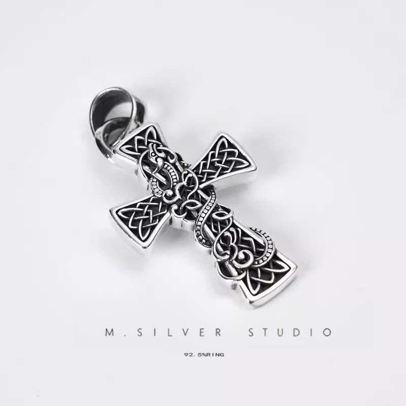 Chrome Hearts Cross Ring - Gothic 925 Sterling Silver Jewelry | David Studio