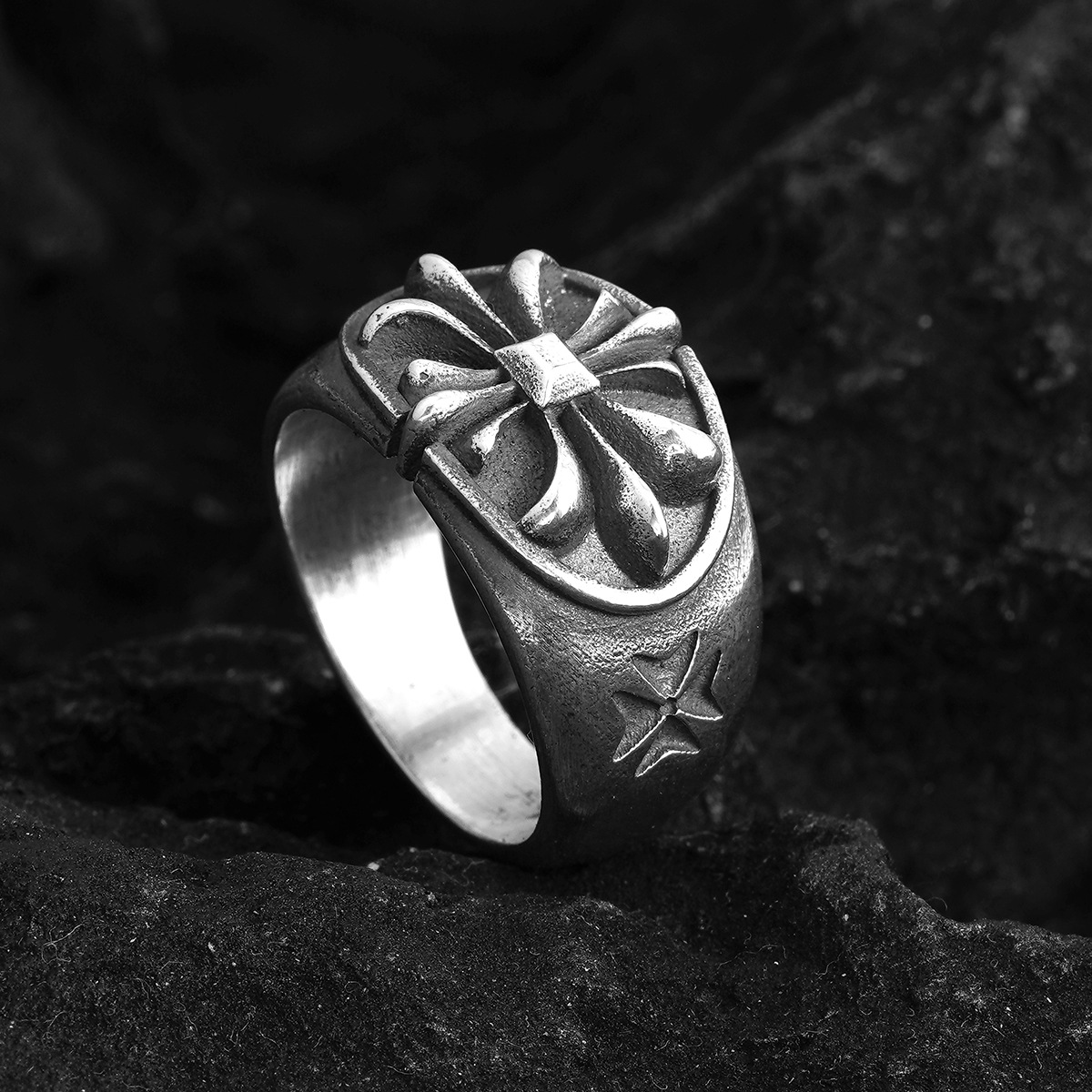 Chrome Hearts Cross Ring - Gothic 925 Sterling Silver Jewelry | David Studio