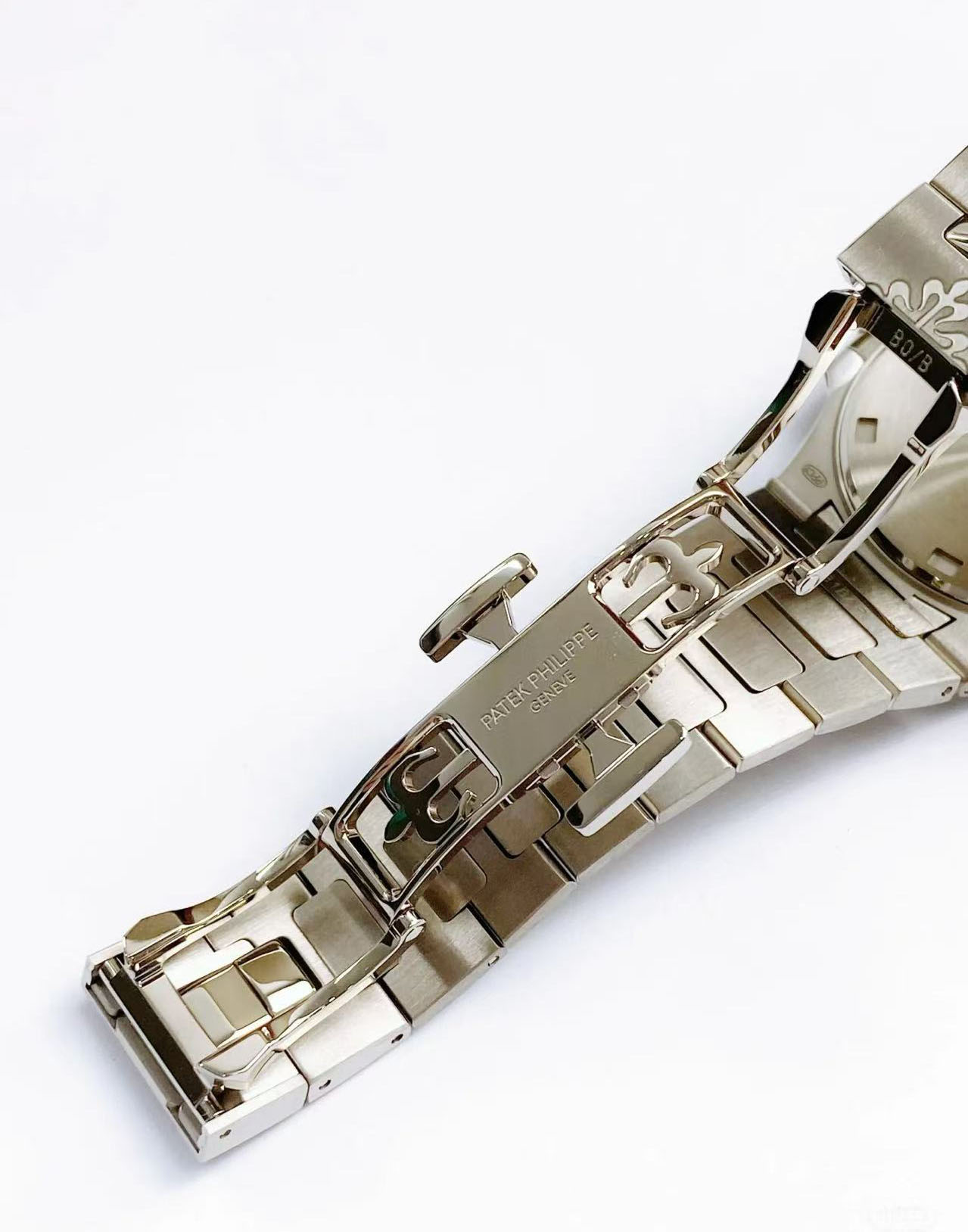 brand Patek Philippe Nautilus Steel 7118-1200A-001 luxury watch for sale – NeveReL