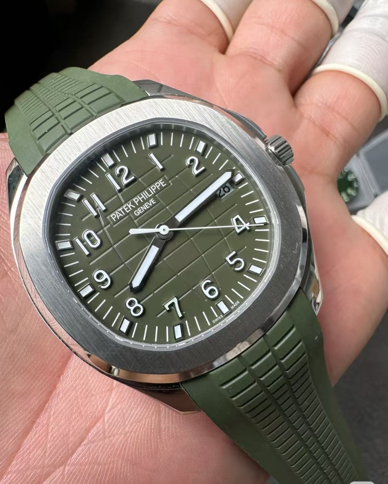 brand Patek Philippe Aquanaut Khaki Green Dial 5168G-010 luxury watch for sale – NeveReL