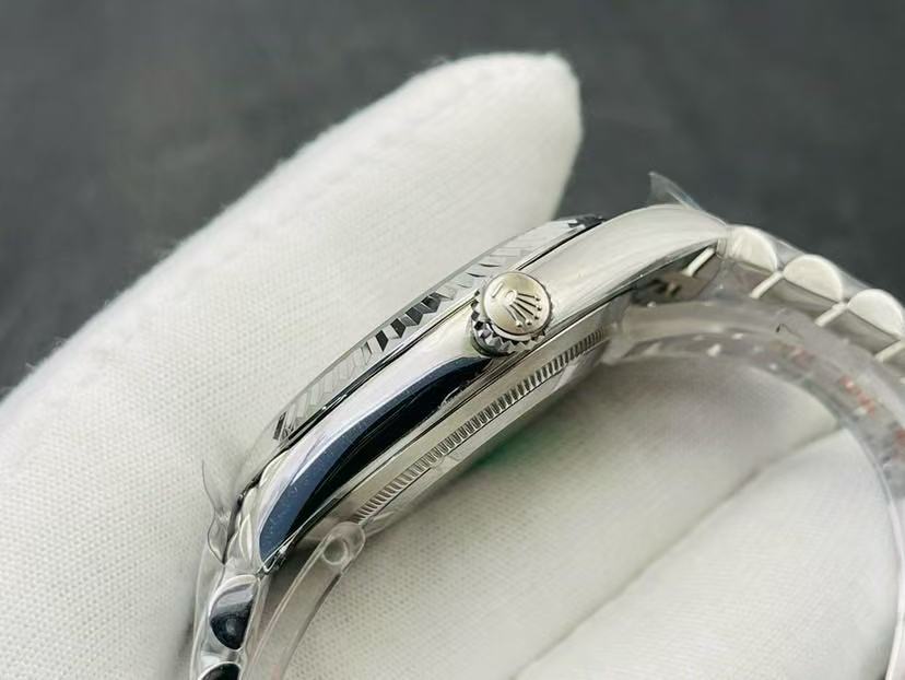 brand Rolex Datejust 41'Mint 126334-0028 luxury watch for sale – NeveReL