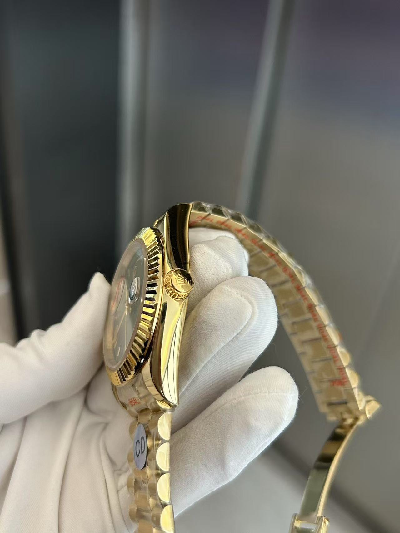 brand Rolex- Day-Date Green 128238-0069 36mm luxury watch for sale – NeveReL