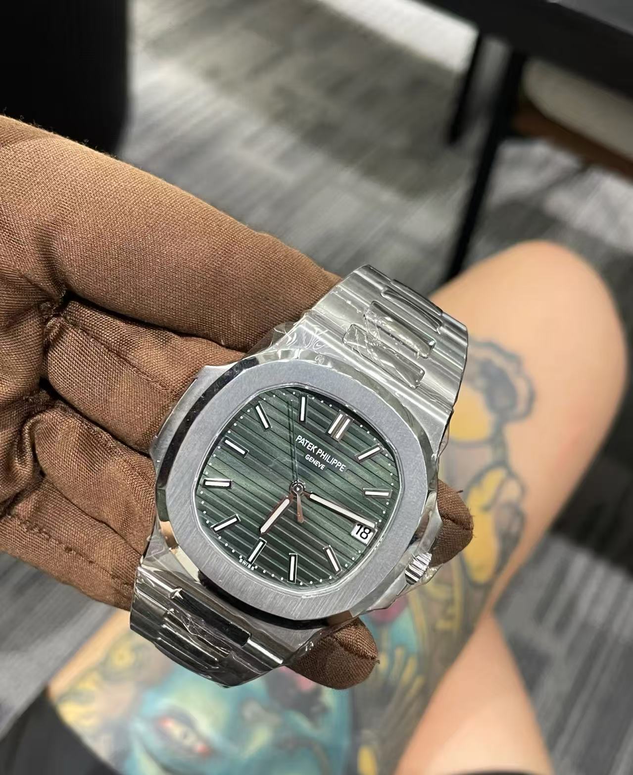 brand Patek Philippe Nautilus 5711/1A-014 40mm luxury watch for sale – NeveReL