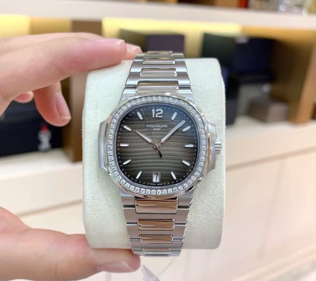 brand Patek Philippe Nautilus 7118/1A-011 luxury watch for sale – NeveReL