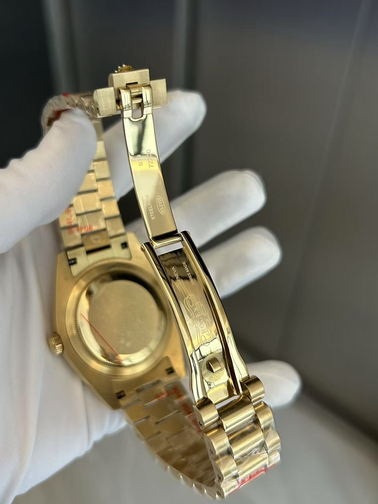 brand Rolex- Day-Date Green 128238-0069 36mm luxury watch for sale – NeveReL