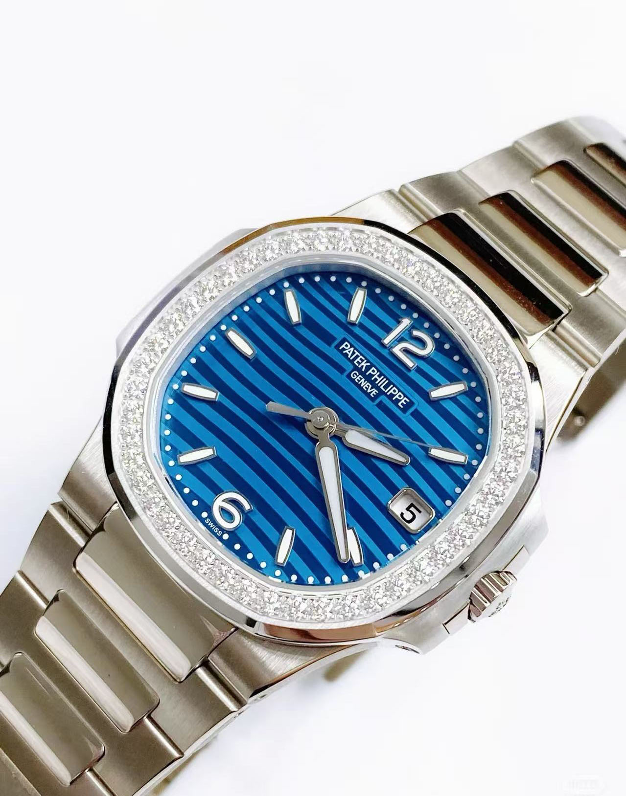 brand Patek Philippe Nautilus Steel 7118-1200A-001 luxury watch for sale – NeveReL