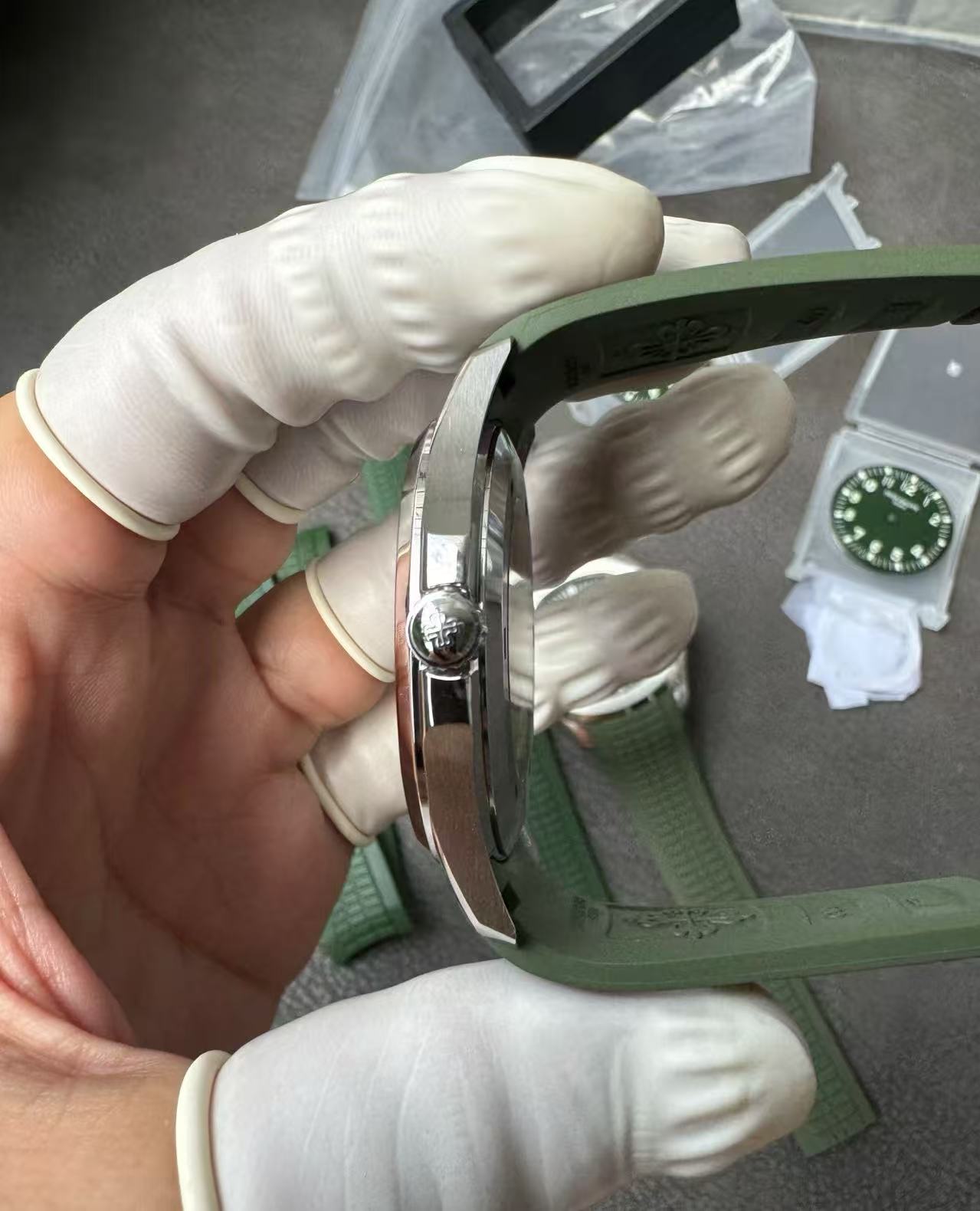 brand Patek Philippe Aquanaut Khaki Green Dial 5168G-010 luxury watch for sale – NeveReL