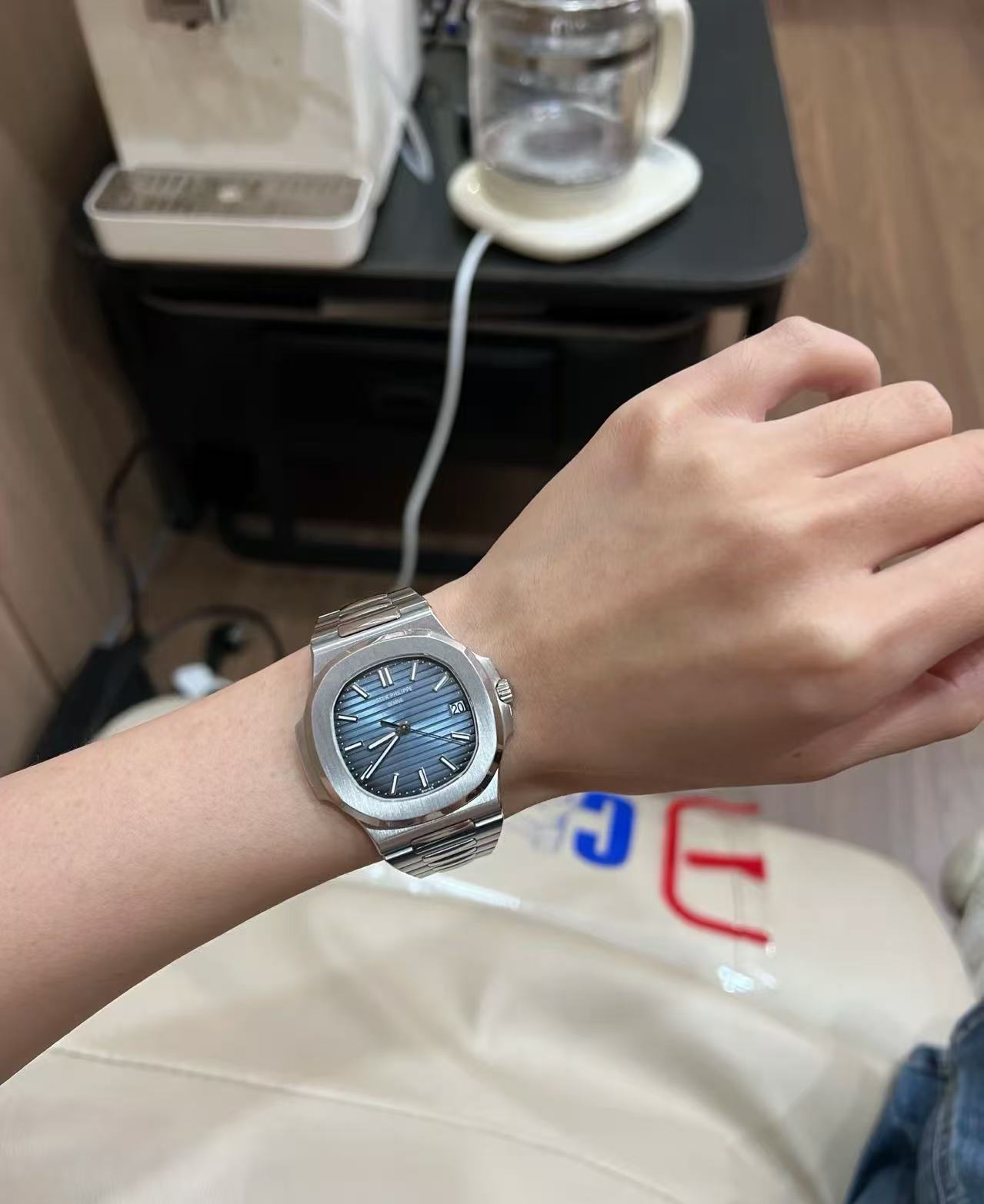 brand Patek Philippe Nautilus 5811/1G-001 luxury watch for sale – NeveReL