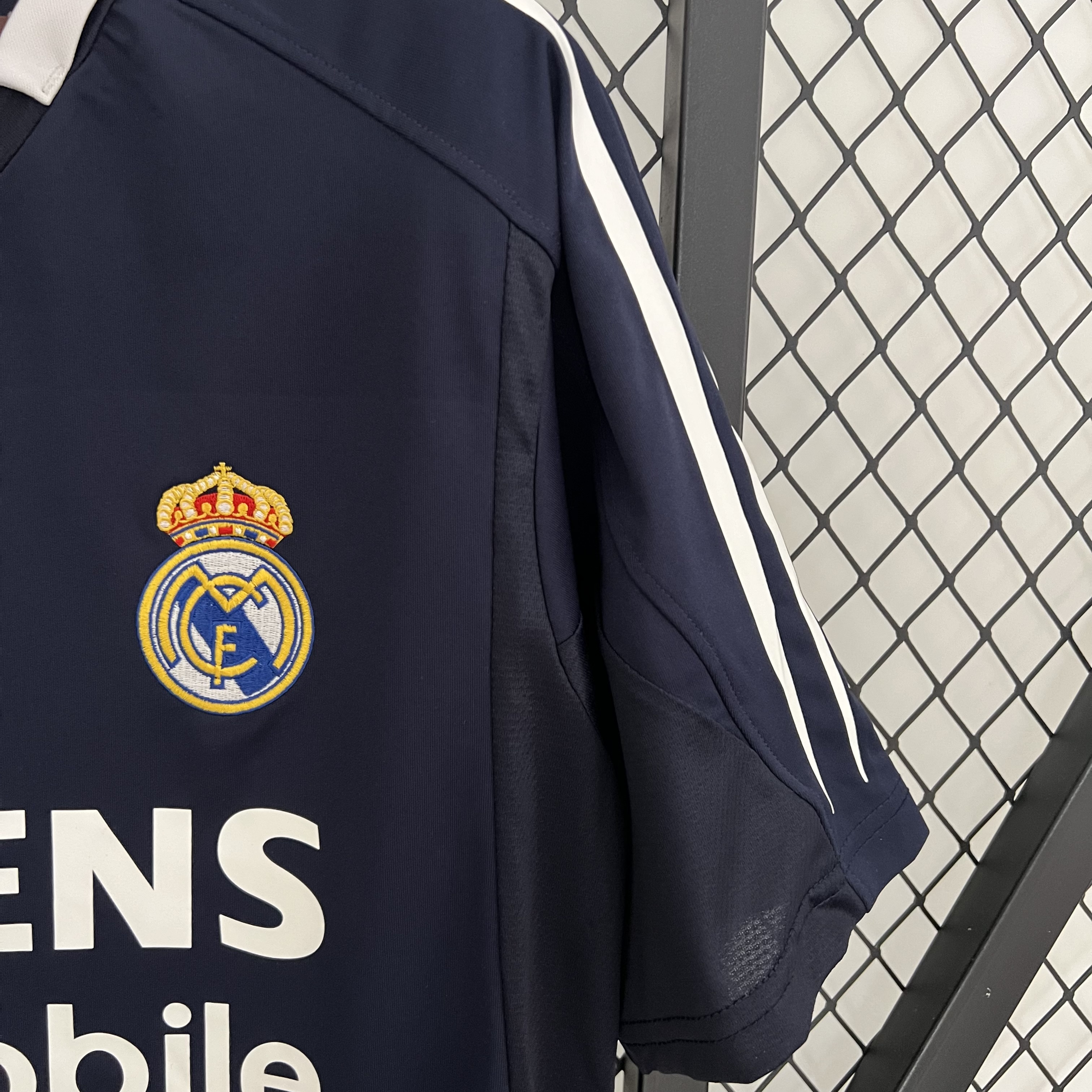 ManixJersey.com | Retro Real Madrid 04-05 Away Stadium Jersey -Customize Name, Number and Patch | Worldwide Shipping