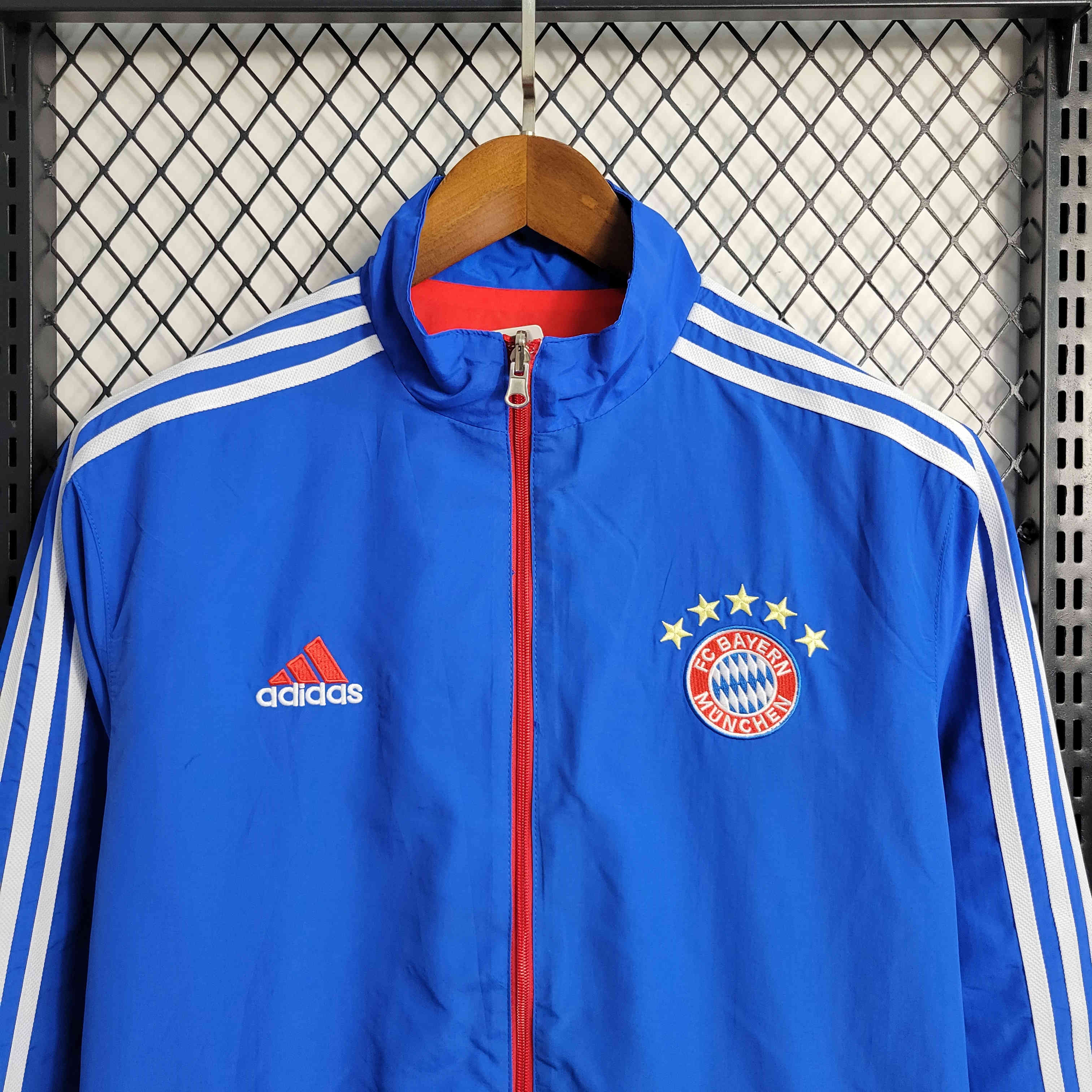 Bayern Munich 23-24 Blue Reversible Windbreaker:football jersey mysite: unitedjerseyfootball 邓江浪:football