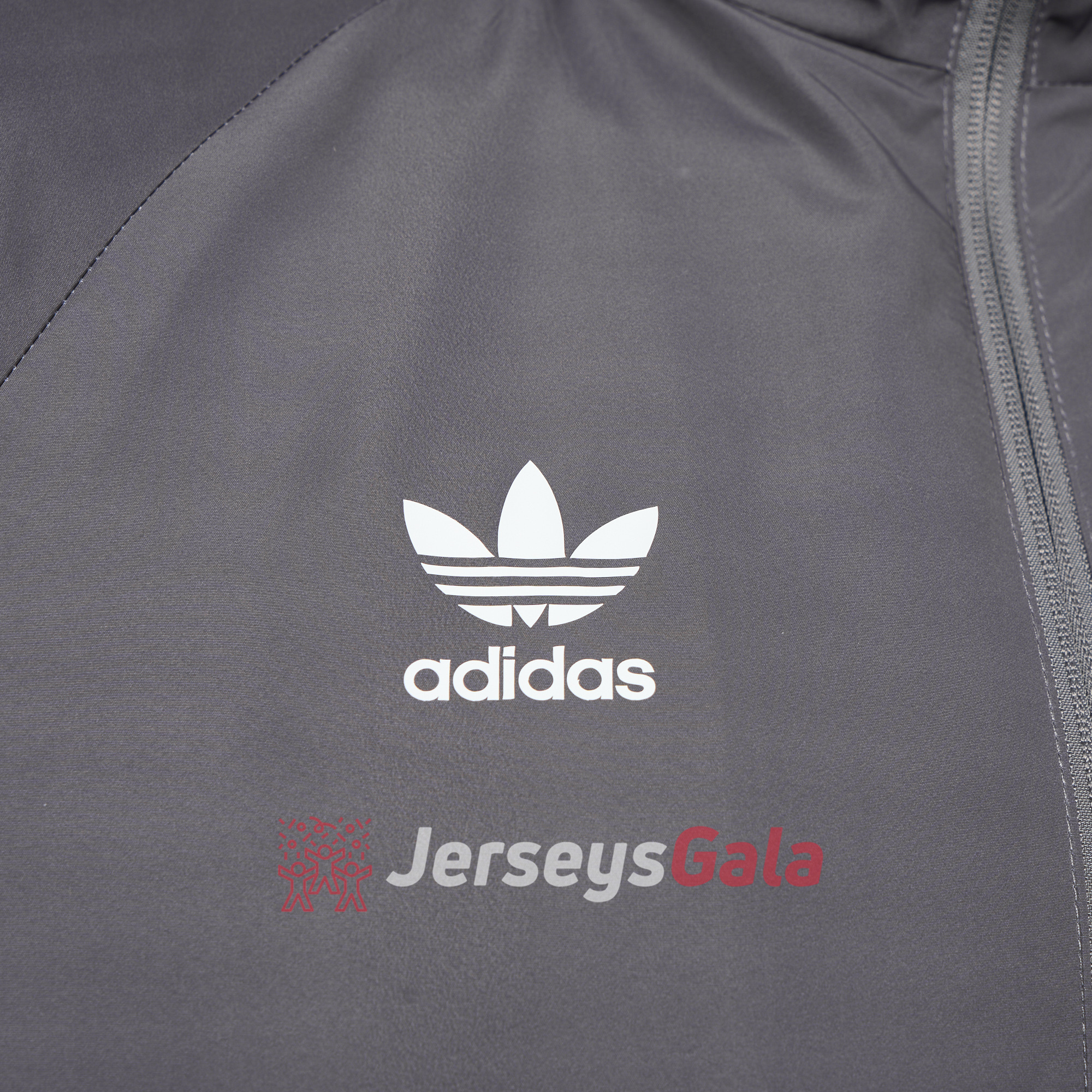 JerseysGala.com | Real Madrid 24-25 Throwback Windbreaker Jacket - Grey -Customize Name, Number and Patch | Worldwide Shipping