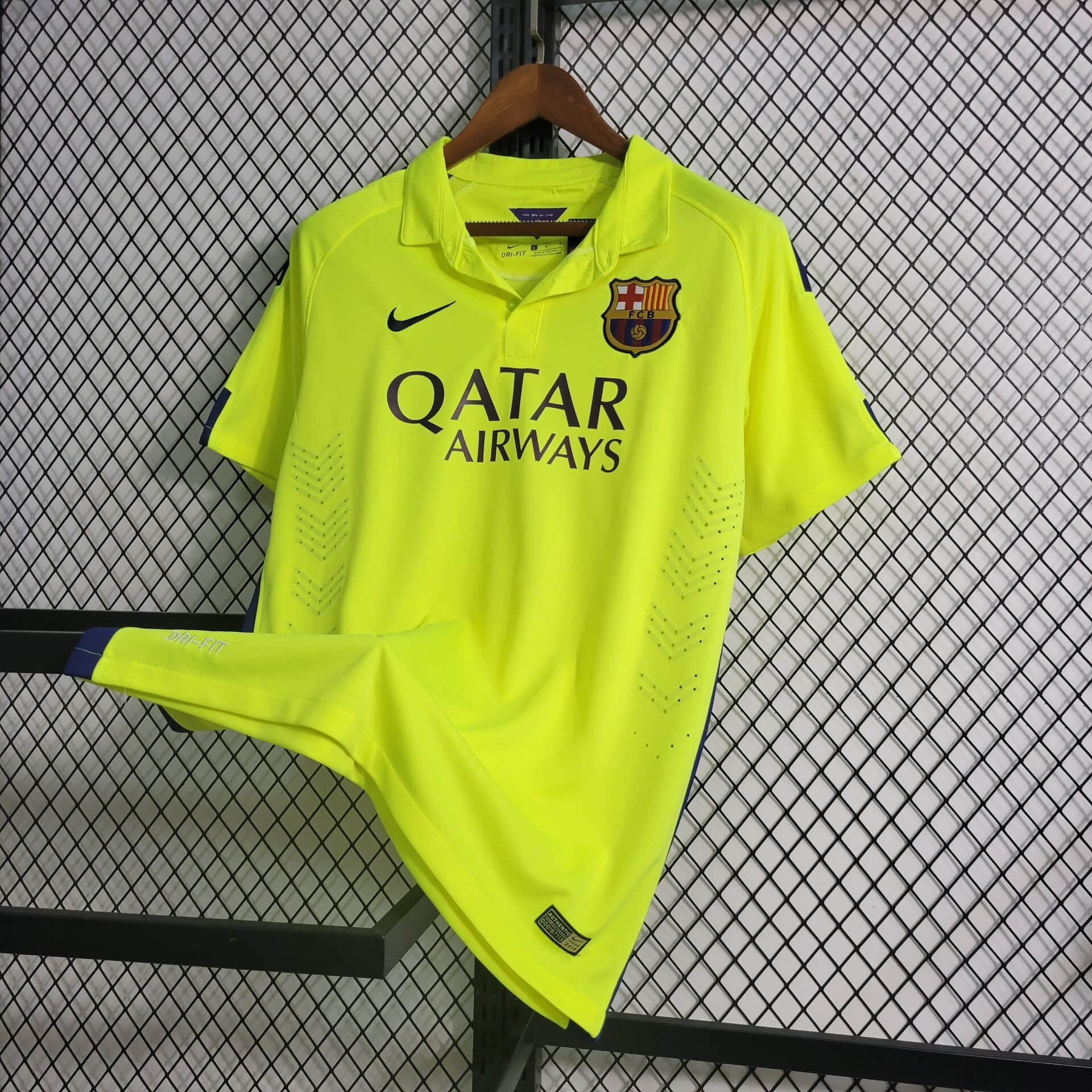 SIUjerseys-Retro Barcelona 14-15 Third Jersey
